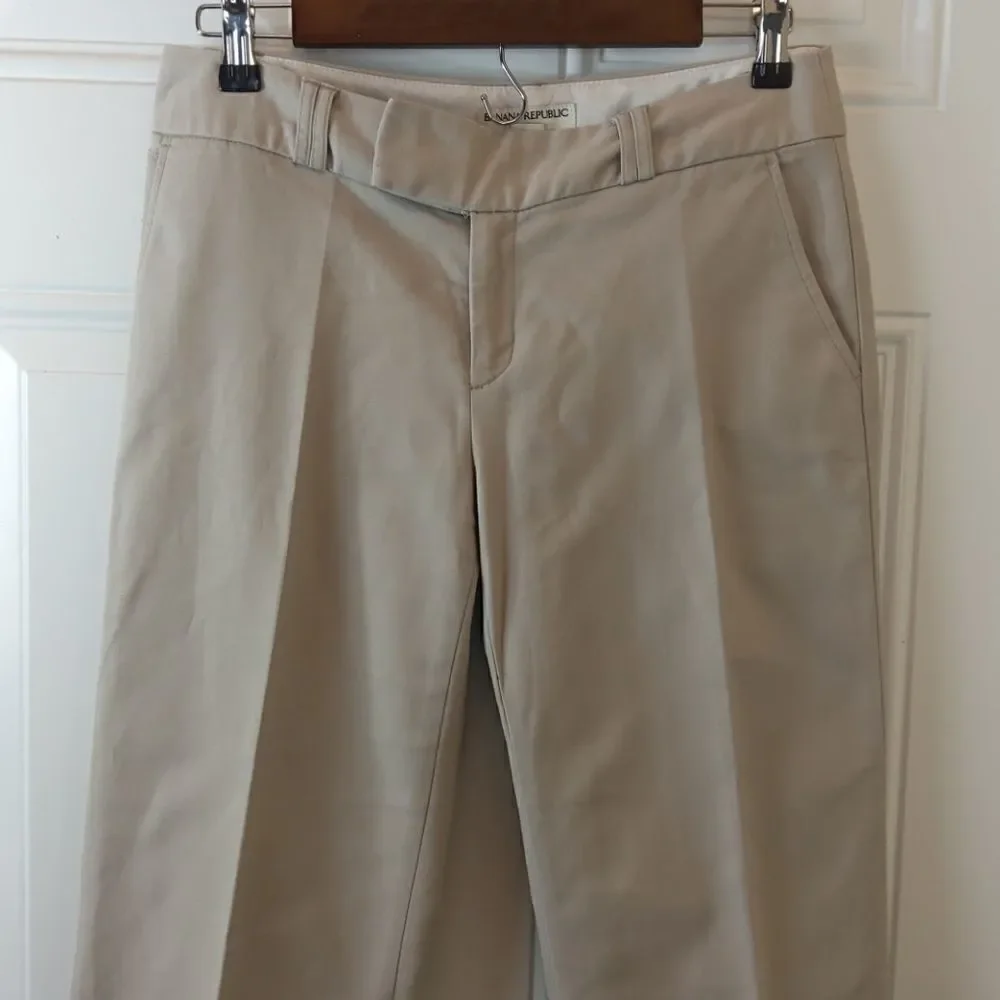 Banana Republic khaki Jackson fit cuffed pants